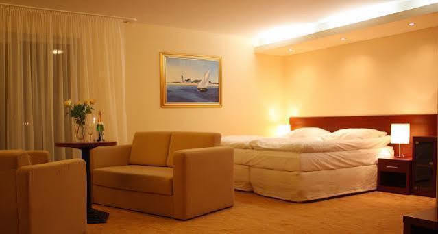 Krol Plaza Spa & Wellness Jarosławiec Buitenkant foto